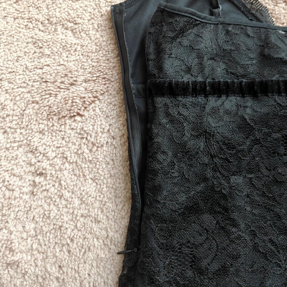 Black Lace Camisole Top - Picture 4 of 5
